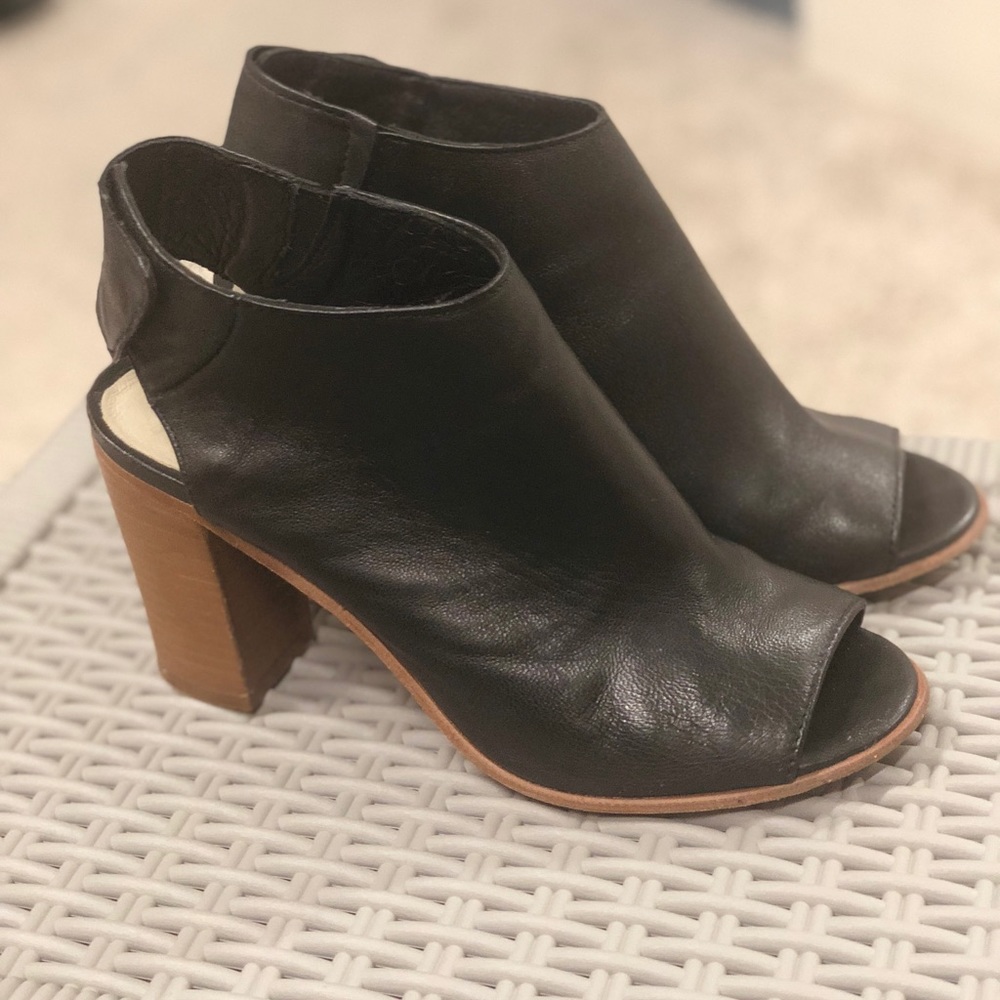 Steven by Steve Madden Black Peep Toe Heels